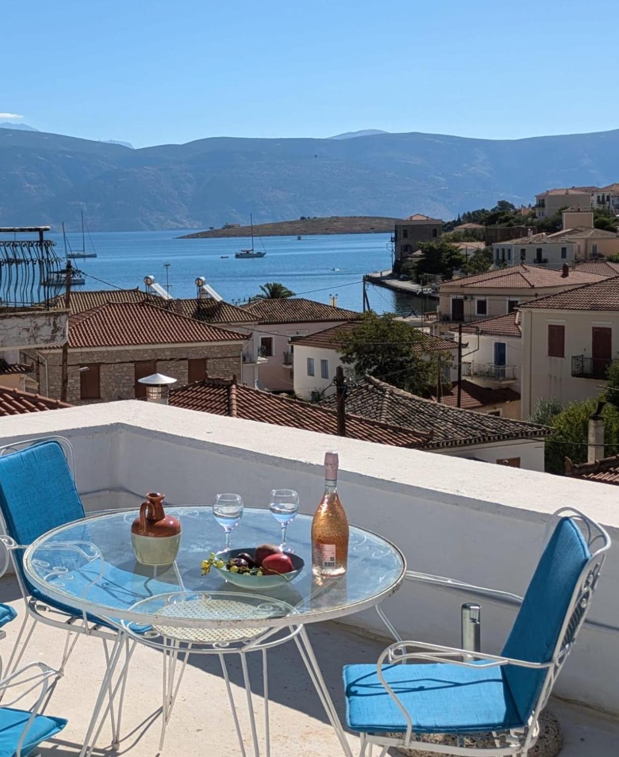 Galaxidi Authentic Rooftop House المظهر الخارجي الصورة